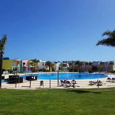 Apartment Marina De Orada - 2-bed With Huge Pool *