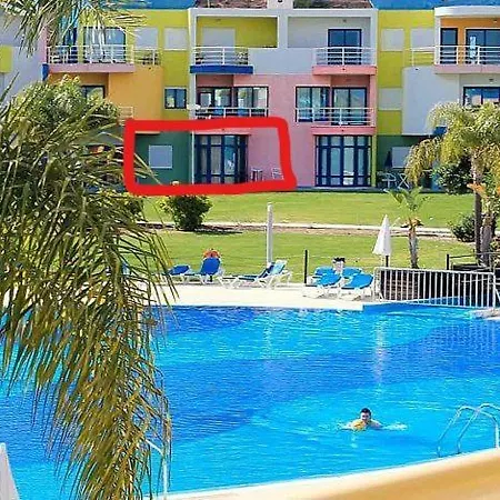 Apartmán Marina De Orada - 2-bed With Huge Pool *