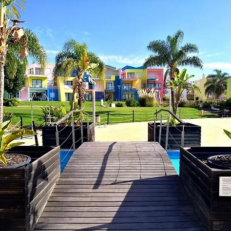 Marina De Orada - 2-bed With Huge Pool Apartmán